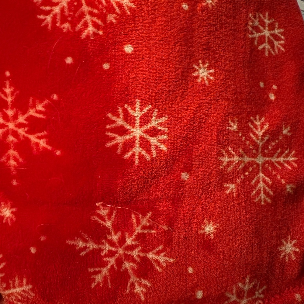 Red Snowflake Blanket